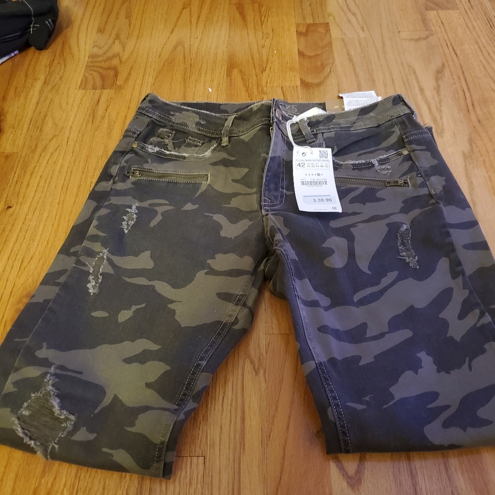 Zara Camo Jeans - Picture 1 of 12